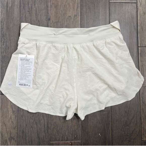 Lululemon NWT Fast and Free High-Rise Short 2" Airflow In-Sense Emboss Bone - Picture 3 of 10